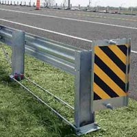 Guard Rail Latest Price from Manufacturers, Suppliers & Traders