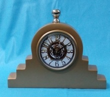 Brass finish table clock, Display Type : Needle