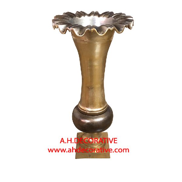 Aluminium Gold Floor Trumpet Vase, Style : AMERICAN STYLE
