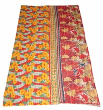 Vintage quilt gudari