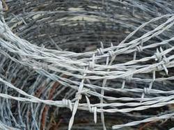 Metal Barbed Wire, for Railway, Feature : Highly Functional, Rugged, High Strength