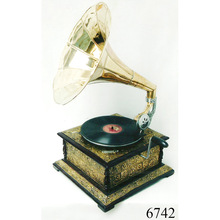 Metal Antique Gramophone Brass Fitted
