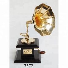 table decor gramophone