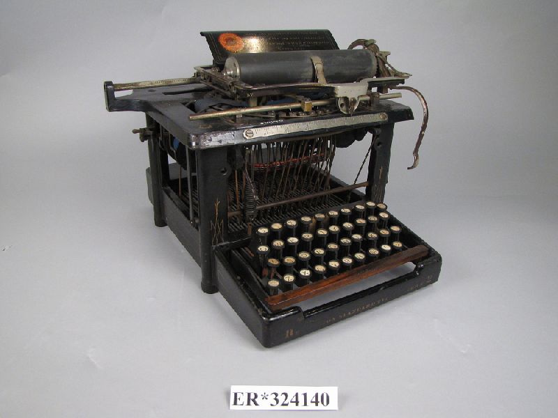 Standard Typewriter, Color : Black