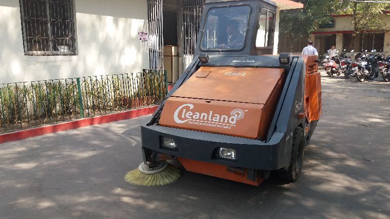 Cleanland Road Sweeper Machines, Certification : ISO 9001:2008 Certified