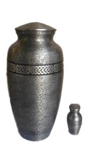 Metal Brass Classic Cremation Urn, for Adult, Style : American Style