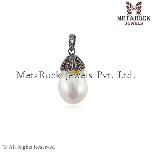 Pearl Fashion Pendant