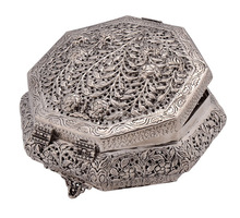 Handicraft White Metal Dry Fruit Box, for Home Decoration, Style : Decorative Item