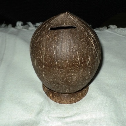 Organic Material Coconut shell money banks, Style : Folk Art