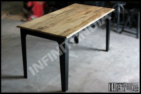 RUSTIC TABLE