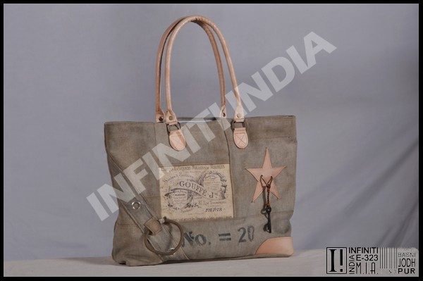 INFINITI INDIA vintage leather handbag