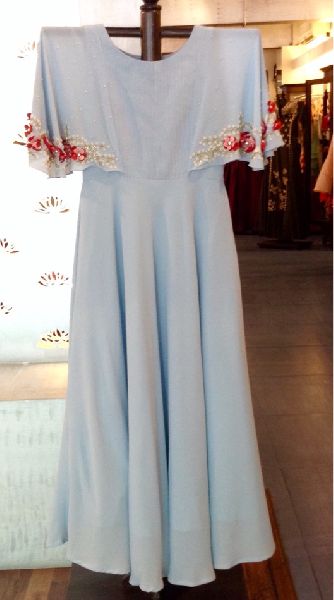 100% Polyester Cape Sleeve Gown, Size : M