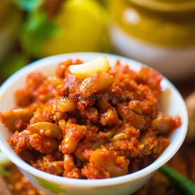 Garlic Pickle, Taste : Spicy