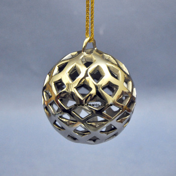 Diamond cut white metal Christmas ornament