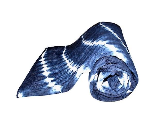 Tie Dye Cotton Quilt, for Home, Hotel, Gift Item, Pattern : Shibori design
