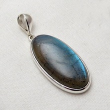 Shimmering Oval Shape Labradorite Silver Pendant, Occasion : All Occasions