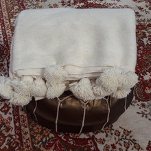 Moroccan Pom Pom Throw Blanket, Technics : Hand Tufted