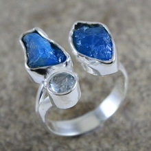  High Polish blue topaz gemstone ring, Main Stone : Apatite