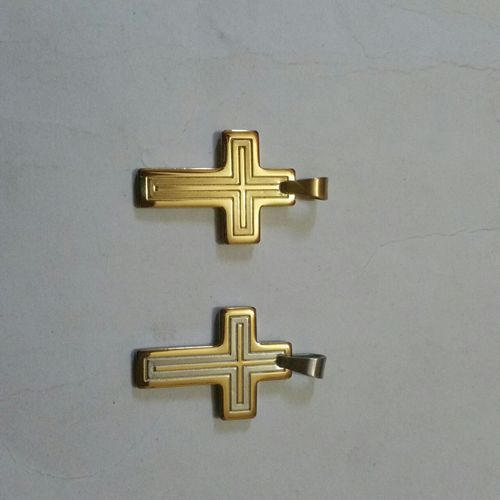 Polished Mens Steel Cross Pendant, Packaging Type : Plastic Box, Plastic Packet