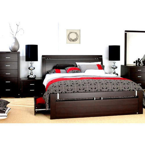 Polished Wooden Modern Double Bed