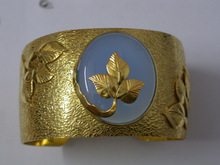 Gold Plated Textured Bracelet, Main Stone : Calcidony
