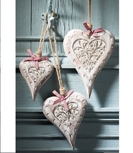 Wood Christmas Hanging Carved Heart, Color : Distress White