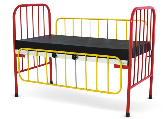 Pediateric bed with side railings, for Hospitals, Size : 4x6ft, 5x7ft, 6x8ft