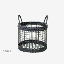 Metal Wrought Iron Fruit Basket, for Food, Feature : Eco-Friendly