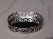 Silver plated oval service tray, for Hotel, Restaurant, Airlines, Home, Bars, Size : 15 x 13 cm