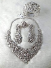 delicate diamond necklace sets