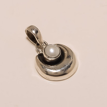 Genuine Pearl Gemstone Sterling Silver Pendant, Color : White