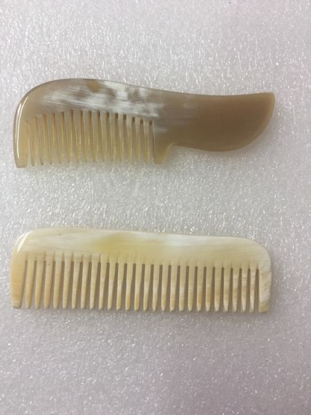 Horn Comb, for Personal, Salon, Feature : Easy To Use, Flexible, Light Weight