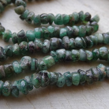 Emerald Smooth Pebbles Gemstone Beads