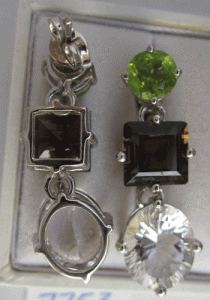 Ear Ring With Peridot & Smokey Qtz & Cristal