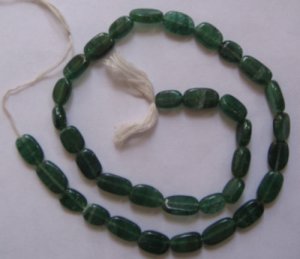 Green aveturine plain oval gem beads, Size : 15.00 inch