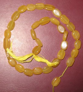 Yeellow jade plain oval gem beads, Size : 15.00 inch