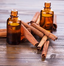 Pure cinnamon leaf oil