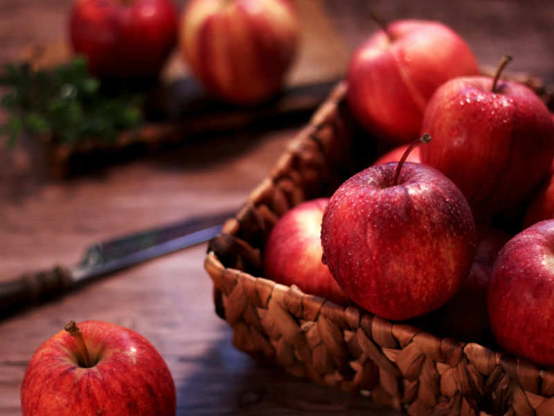 Organic Apple, Packaging Type : Carton