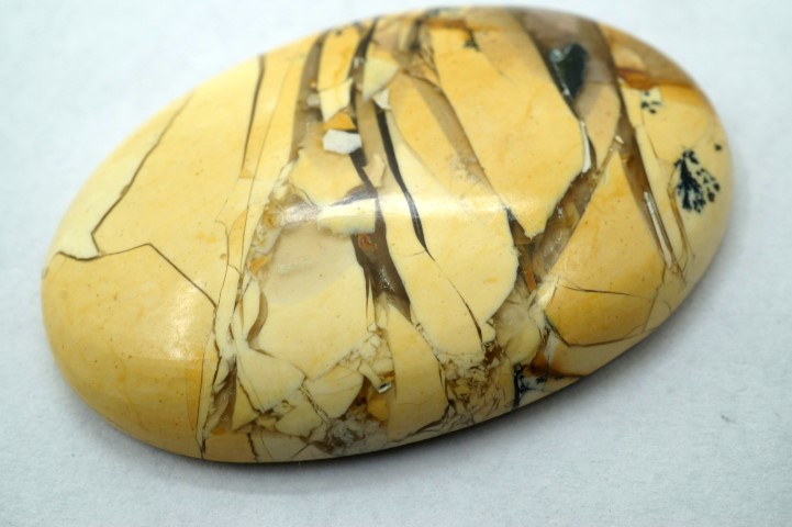 brecciated mookaite stone
