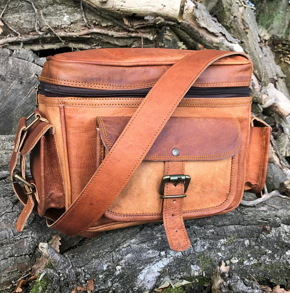 Handmade Leather Camera Bags, for Travel Use, Pattern : Plain