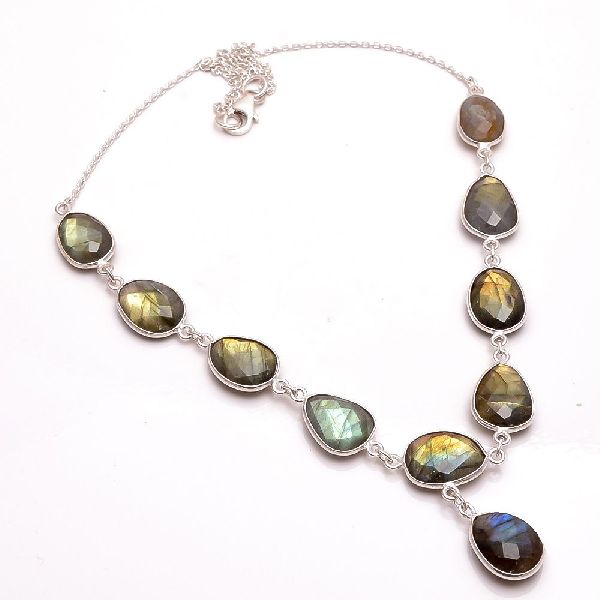 Labradorite Gemstone Silver Necklace, Occasion : Anniversary, Engagement, Gift, Party, Wedding