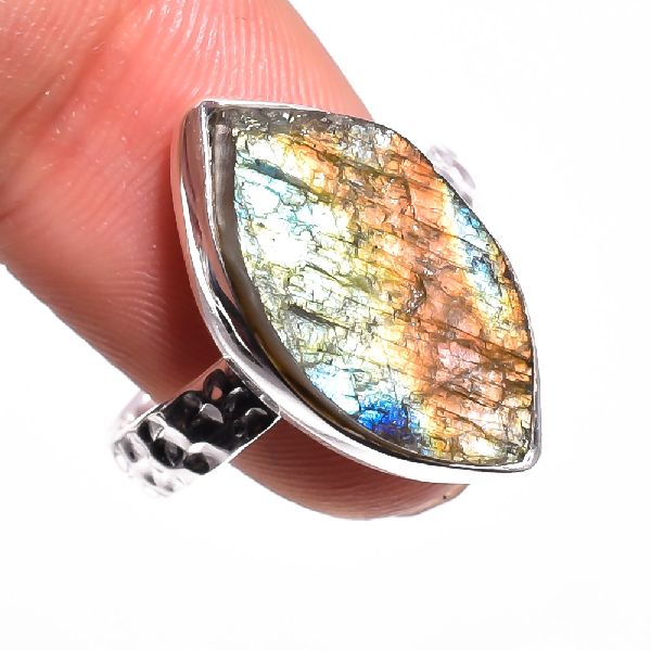 Labradorite Raw Gemstone 925 Sterling Silver Ring Size 7