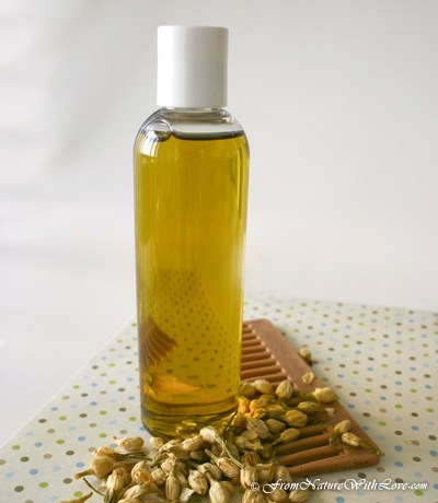 Natural Jasmine Oil, Form : Liquid