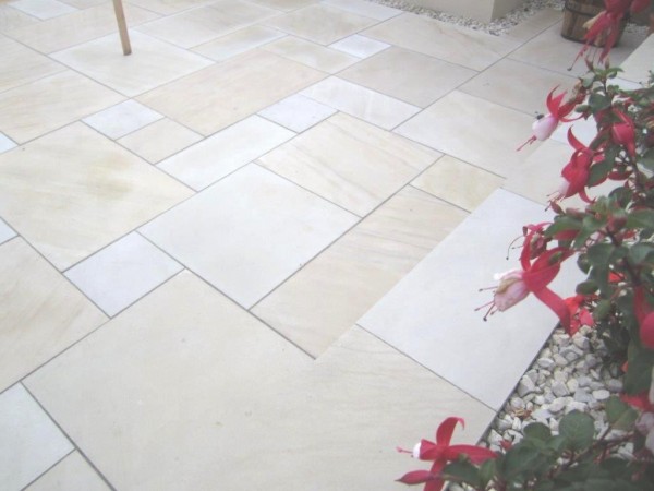 Rectangular Mint Sandstone, for Cladding, landscaping, flooring etc., Form : Slab