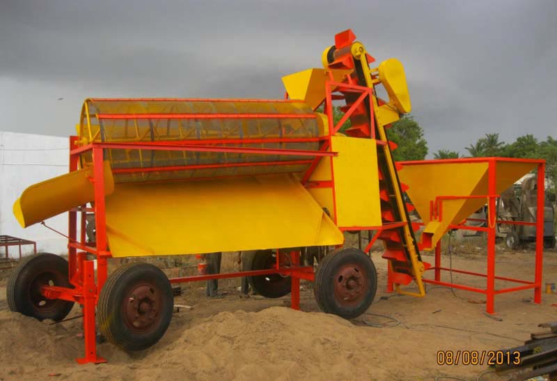 Mobile Vibratory Sand Screener with Feeder
