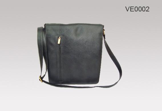 VEGETABLE TANNED LEATHER BAG