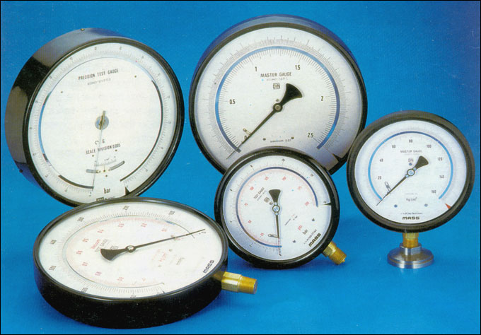 Test and Master Pressure Gauges