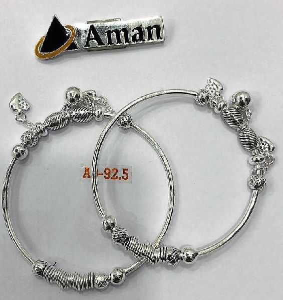 Aman pretty Unique Pattern Silver Kada