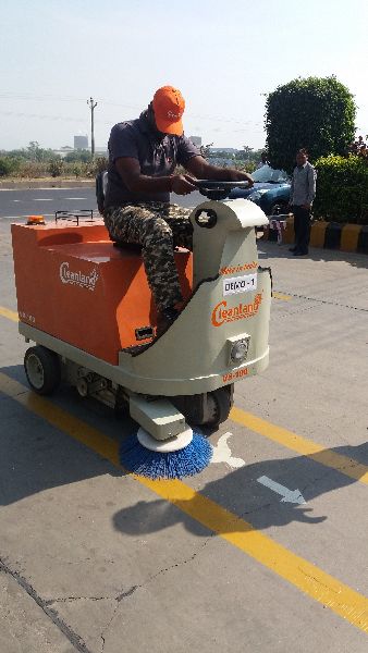 Battery Operated Floor Sweeping Machine