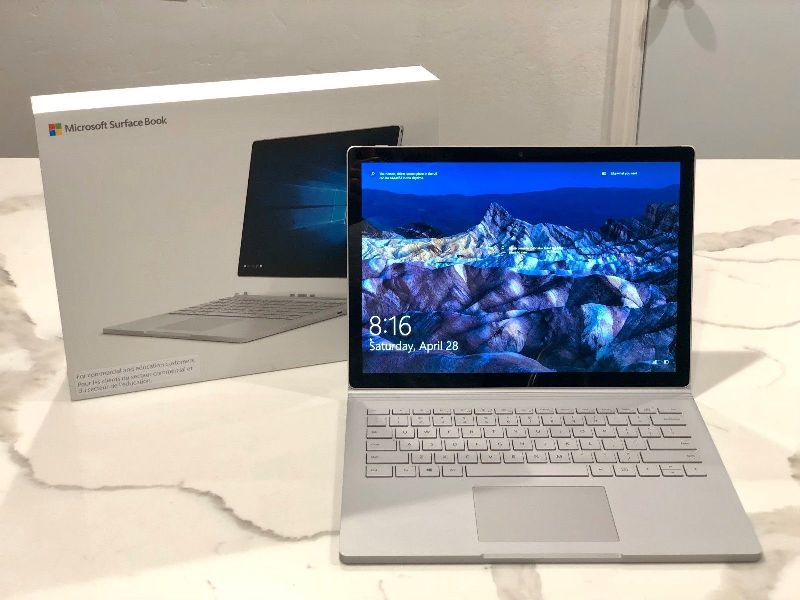 Microsoft Surface Book 2 15in 256 gb ssd